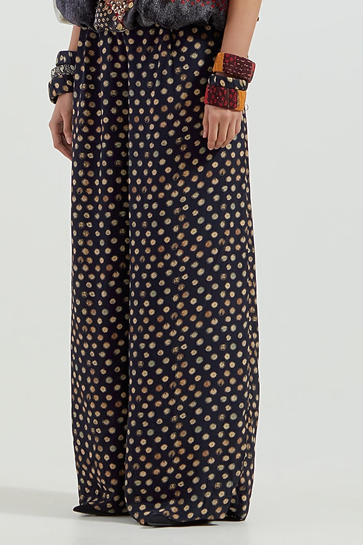 Surmai Black Velvet & Crepe Printed Pant Set by ASEEM KAPOOR at Pernia's Pop Up Shop
