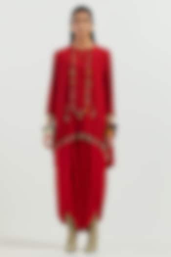 Sindoor Red Crushed Silk Kurta Set by ASEEM KAPOOR at Pernia's Pop Up Shop
