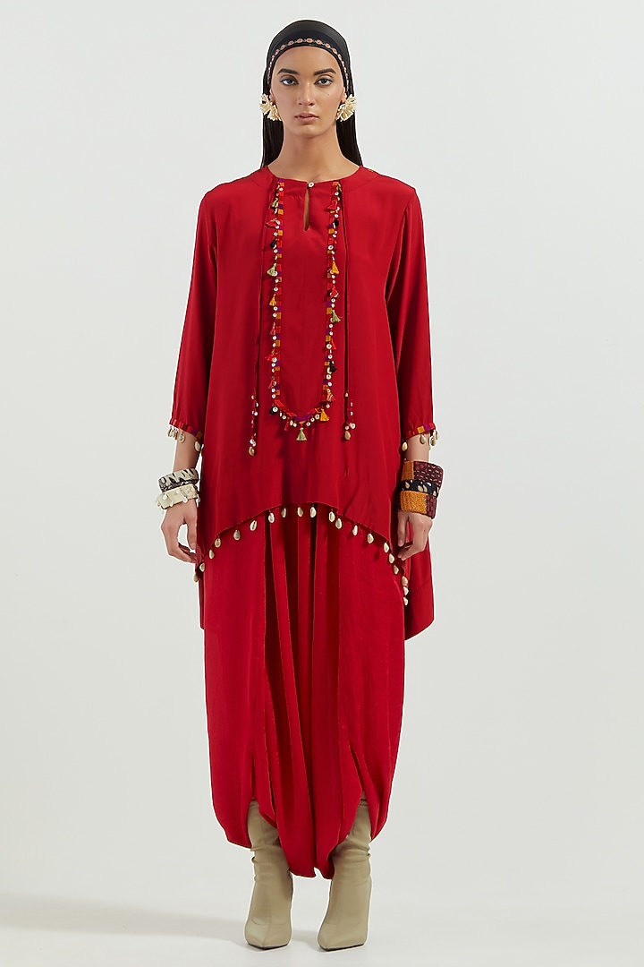 Sindoor Red Crushed Silk Kurta Set by ASEEM KAPOOR at Pernia's Pop Up Shop