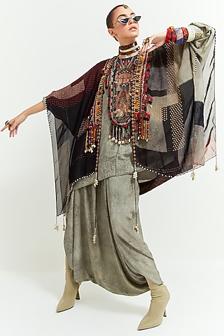 Ash Grey Natural Crepe Printed & Resham Thread Embroidered Kurta Set by ASEEM KAPOOR