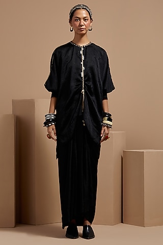 Surmai Black Crushed Silk Pleated Skirt Set by ASEEM KAPOOR