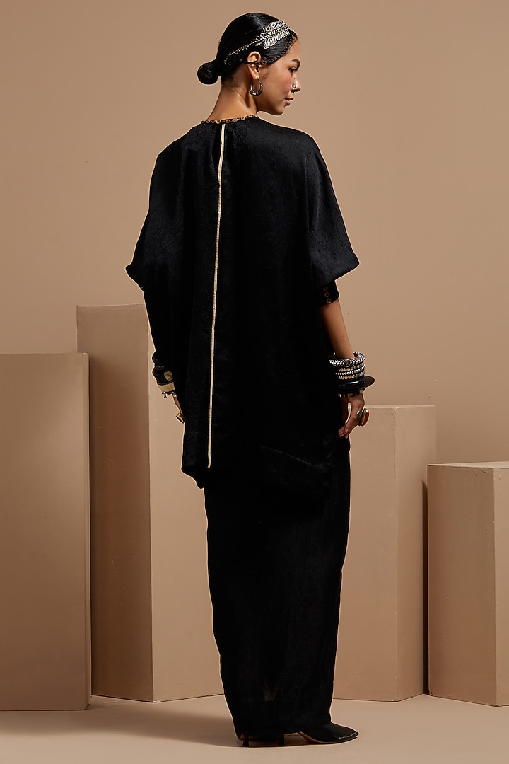 Surmai Black Crushed Silk Pleated Skirt Set by ASEEM KAPOOR at Pernia's Pop Up Shop