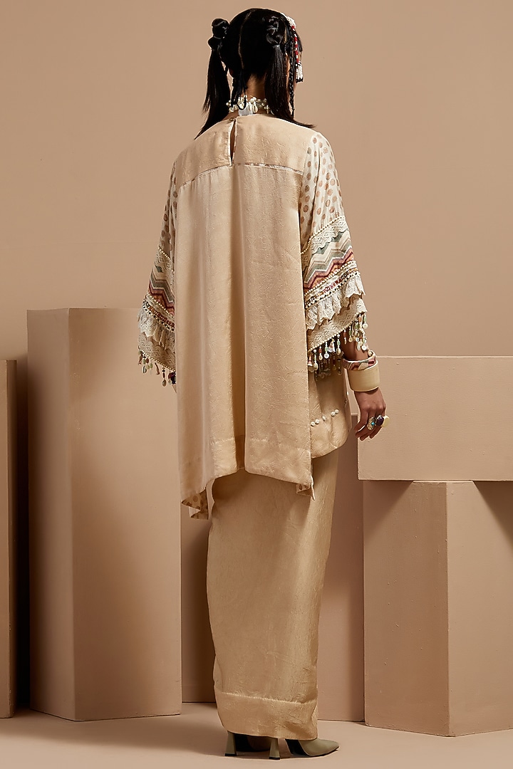 Ecru Crushed Silk Embroidered Kurta Set by ASEEM KAPOOR at Pernia's Pop Up Shop