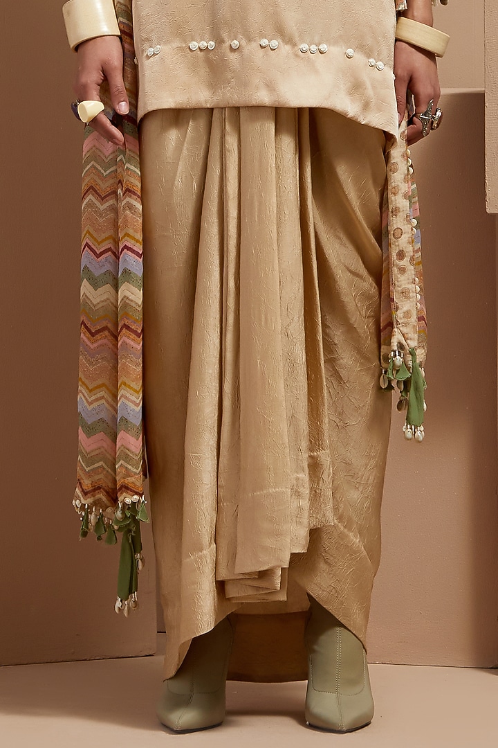 Ecru Crushed Silk Embroidered Kurta Set by ASEEM KAPOOR at Pernia's Pop Up Shop