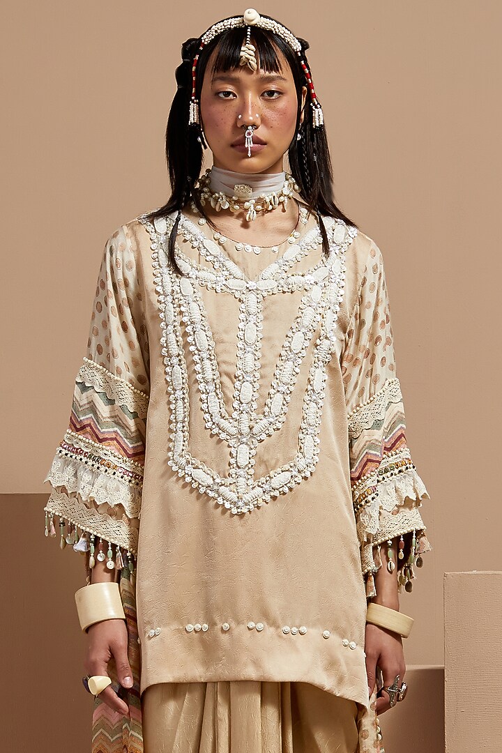 Ecru Crushed Silk Embroidered Kurta Set by ASEEM KAPOOR at Pernia's Pop Up Shop