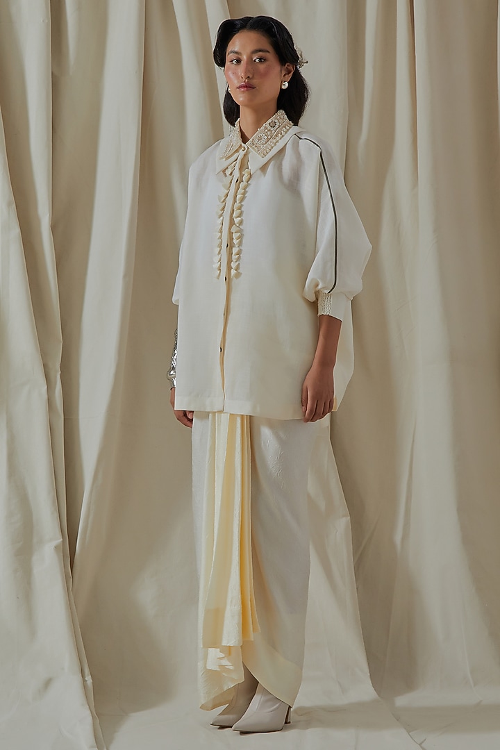 Mogra White Tashan Silk Sari-Style Pleated Skirt Set by ASEEM KAPOOR at Pernia's Pop Up Shop