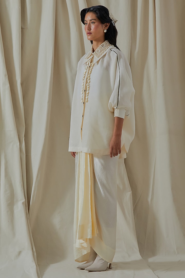 Mogra White Tashan Silk Sari-Style Pleated Skirt Set by ASEEM KAPOOR at Pernia's Pop Up Shop