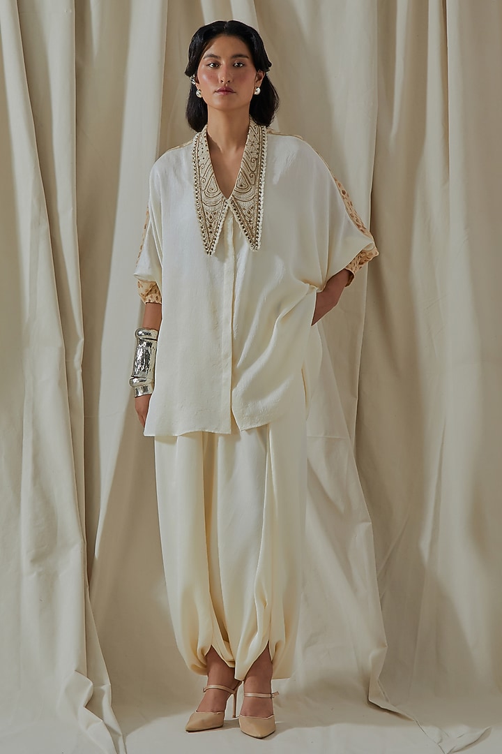 Mogra White Tashan Silk Embroidered Co-Ord Set by ASEEM KAPOOR at Pernia's Pop Up Shop