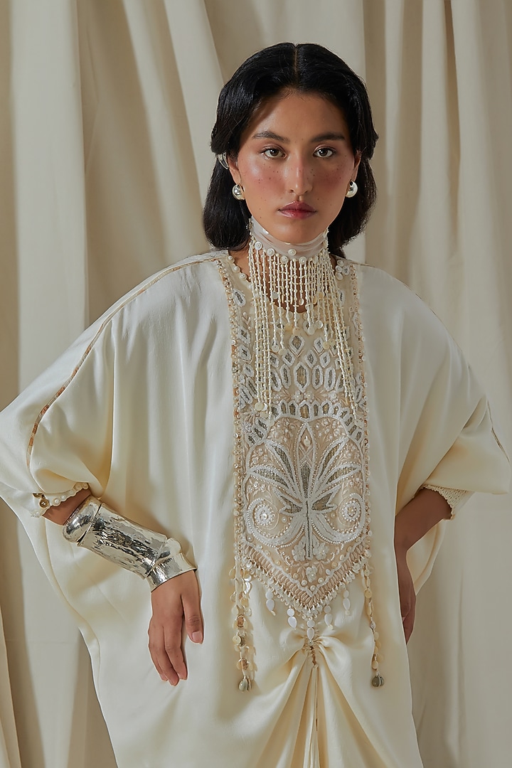 Mogra White Tashan Silk Resham Thread Embroidered Tunic Set by ASEEM KAPOOR at Pernia's Pop Up Shop