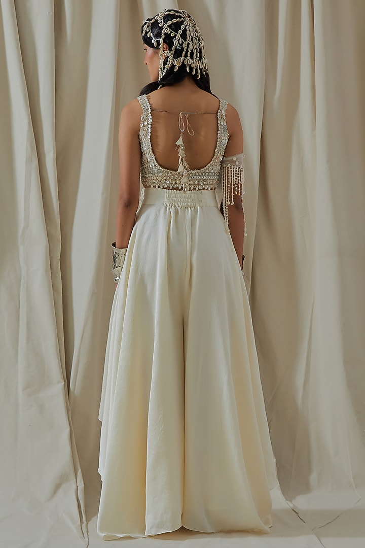 Mogra White Tashan Silk Resham Thread Embroidered Flared Skirt Set by ASEEM KAPOOR at Pernia's Pop Up Shop