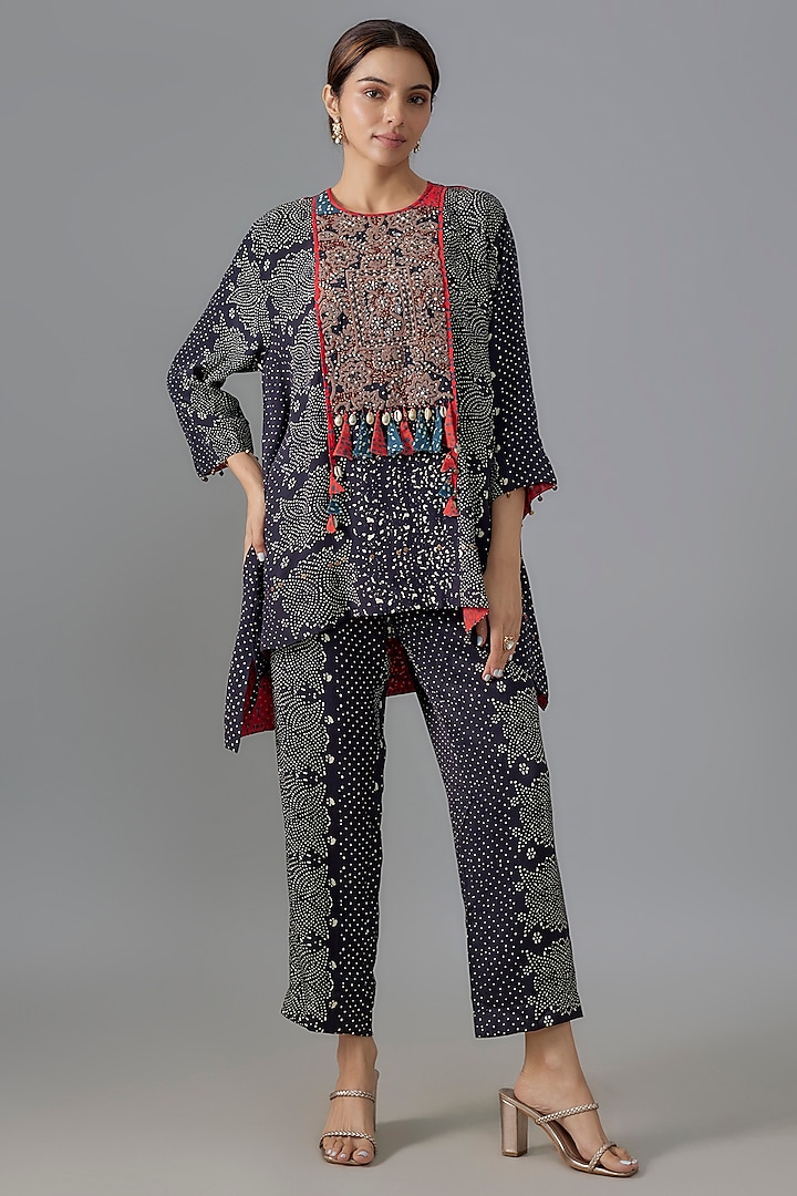 Black Natural Crepe Printed Kurta Set by ASEEM KAPOOR at Pernia's Pop Up Shop