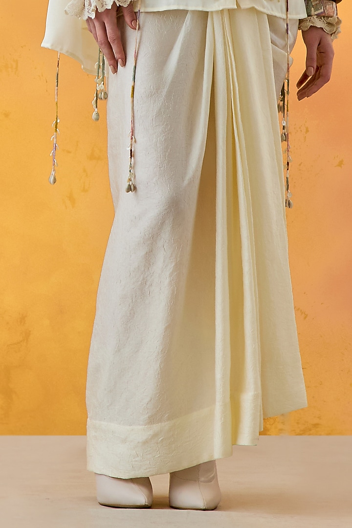 Mogra White Crushed Silk Pleated Skirt Set by ASEEM KAPOOR at Pernia's Pop Up Shop