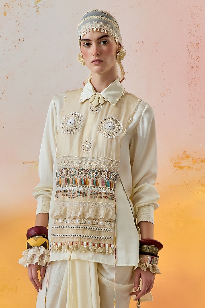 Mogra White Crushed Silk Pleated Skirt Set by ASEEM KAPOOR at Pernia's Pop Up Shop