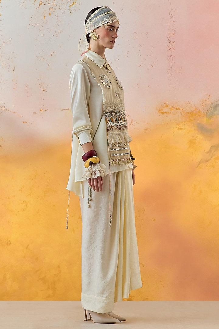 Mogra White Crushed Silk Pleated Skirt Set by ASEEM KAPOOR at Pernia's Pop Up Shop