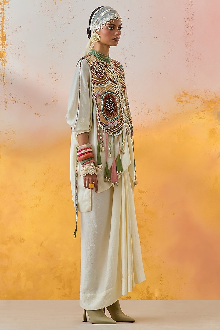Mogra White Crushed Silk Pleated Skirt Set by ASEEM KAPOOR at Pernia's Pop Up Shop