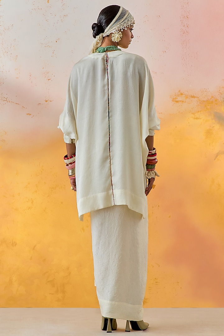 Mogra White Crushed Silk Pleated Skirt Set by ASEEM KAPOOR at Pernia's Pop Up Shop