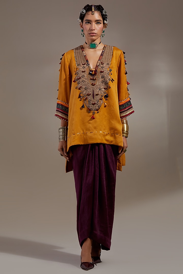 Yellow Crushed Silk Embroidered Kurta Set by ASEEM KAPOOR at Pernia's Pop Up Shop