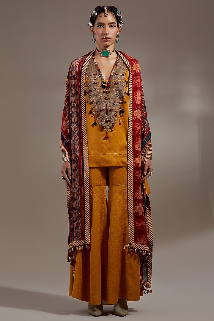 Yellow Crushed Silk Embroidered Kurta Set by ASEEM KAPOOR at Pernia's Pop Up Shop