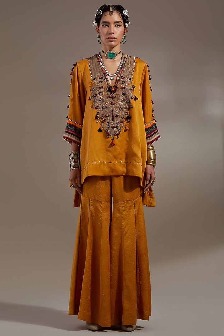 Yellow Crushed Silk Embroidered Kurta Set by ASEEM KAPOOR at Pernia's Pop Up Shop