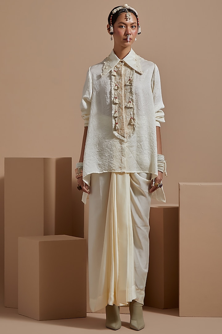 Mogra White Crushed Silk Lace Embroidered Shirt by ASEEM KAPOOR at Pernia's Pop Up Shop
