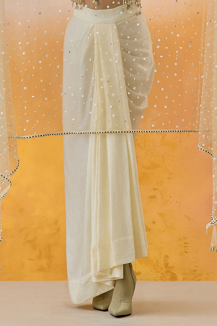 Mogra White Net Dupatta by ASEEM KAPOOR at Pernia's Pop Up Shop