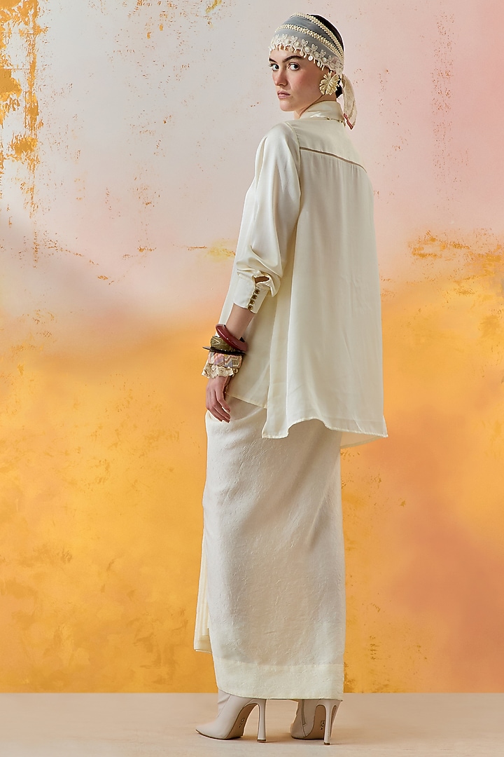 Mogra White Crushed Silk Pleated Skirt Set by ASEEM KAPOOR at Pernia's Pop Up Shop