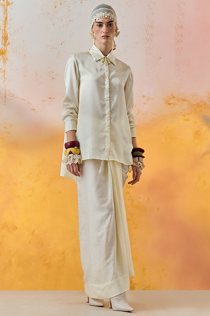 Mogra White Crushed Silk Pleated Skirt Set by ASEEM KAPOOR at Pernia's Pop Up Shop