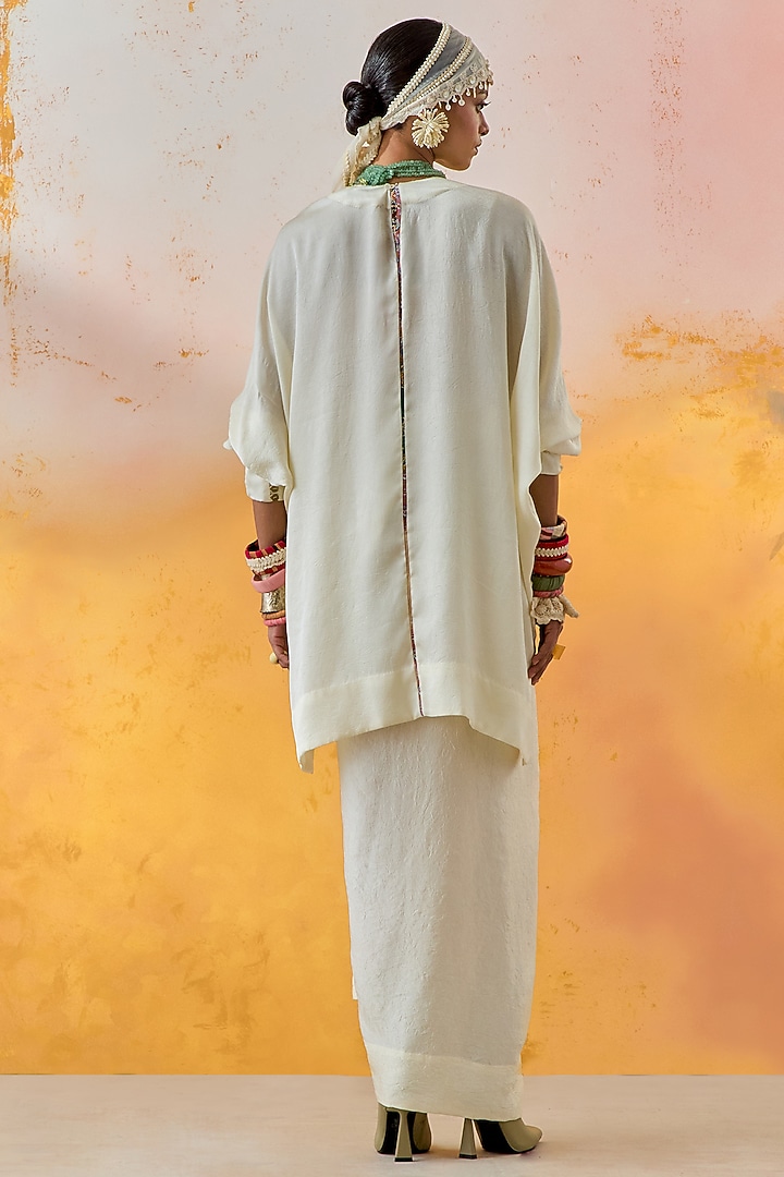 Mogra White Crushed Silk Pleated Skirt Set by ASEEM KAPOOR at Pernia's Pop Up Shop