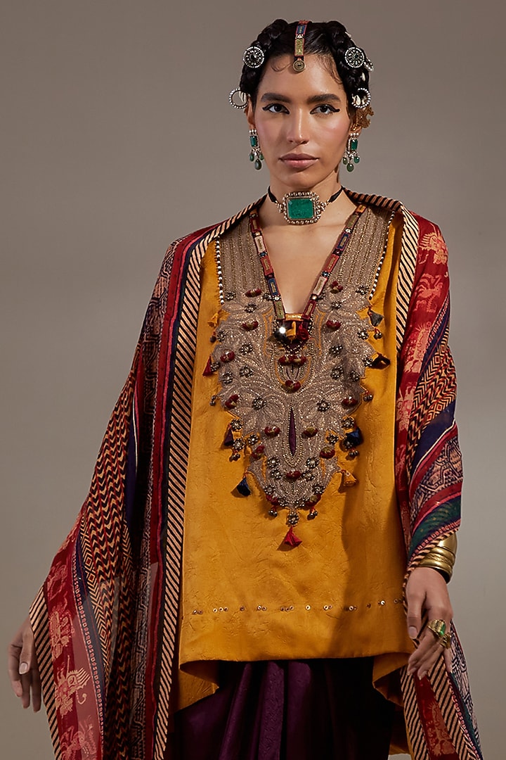 Yellow Crushed Silk Embroidered Kurta Set by ASEEM KAPOOR at Pernia's Pop Up Shop