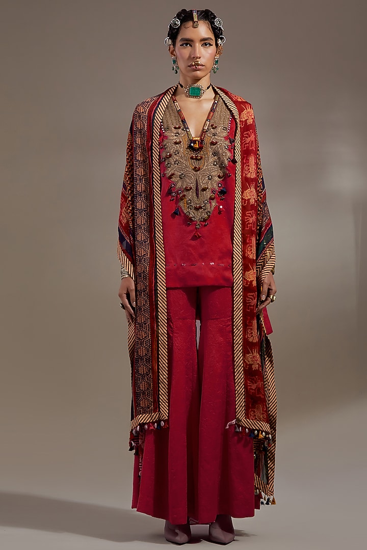 Sindoor Red Crushed Silk Embroidered Kurta Set by ASEEM KAPOOR at Pernia's Pop Up Shop