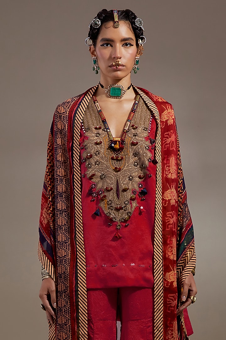 Sindoor Red Crushed Silk Embroidered Kurta Set by ASEEM KAPOOR at Pernia's Pop Up Shop