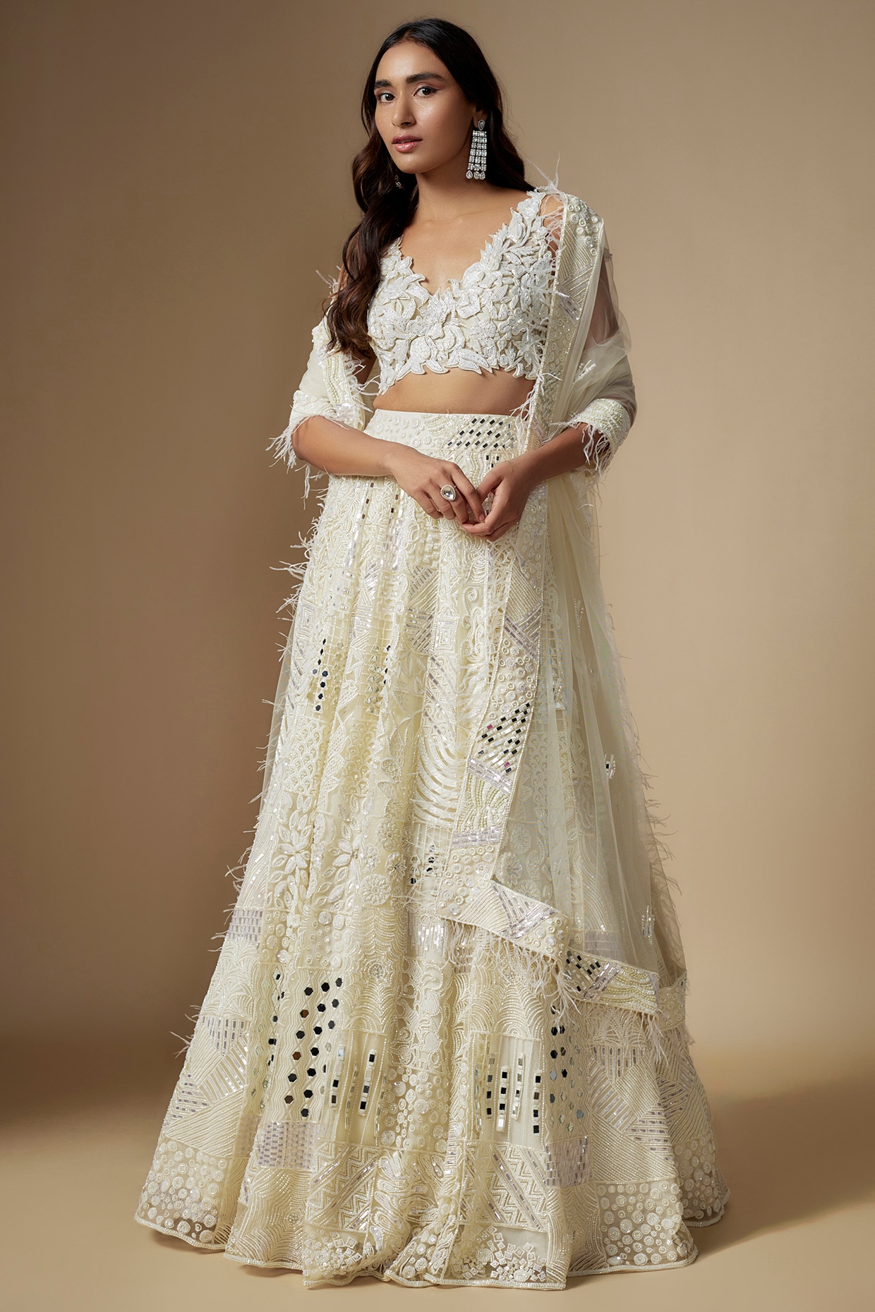 The White Bride By Alizeh Designer Lehenga Choli at Rs 6230 in Surat | ID:  23276043162