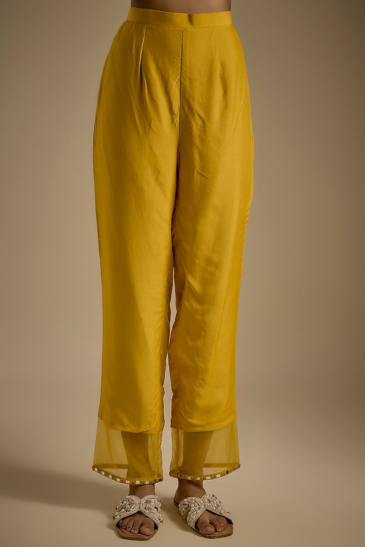 Yellow Chanderi & Muslin Hand Embroidered Kurta Set by ASAGA at Pernia's Pop Up Shop
