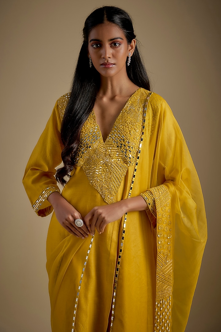 Yellow Chanderi & Muslin Hand Embroidered Kurta Set by ASAGA at Pernia's Pop Up Shop