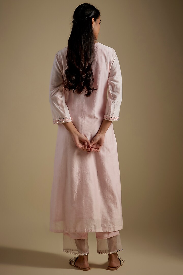 Baby Pink Chanderi & Muslin Hand Embroidered Kurta Set by ASAGA at Pernia's Pop Up Shop