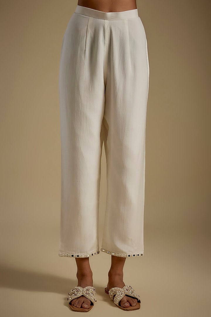 Ivory Chanderi & Muslin Hand Embroidered Kurta Set by ASAGA at Pernia's Pop Up Shop