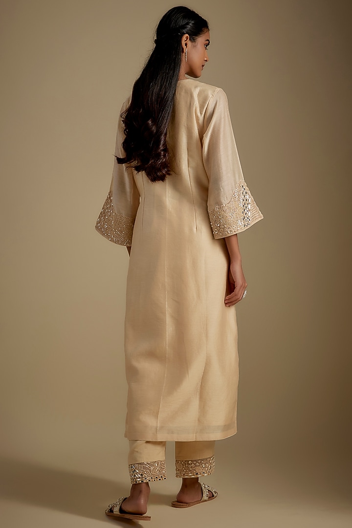 Beige Chanderi & Muslin Hand Embroidered Kurta Set by ASAGA at Pernia's Pop Up Shop