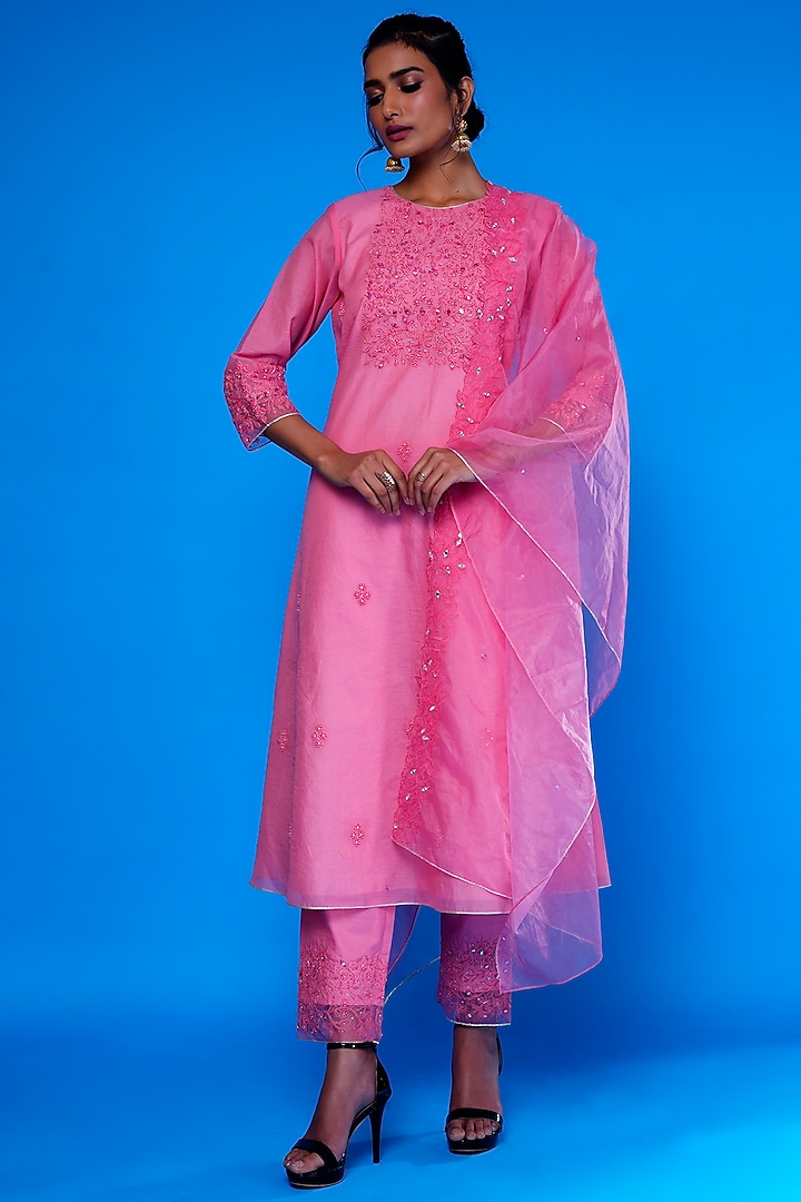 Baby Pink Embroidered Kurta Set by ASAGA at Pernia's Pop Up Shop
