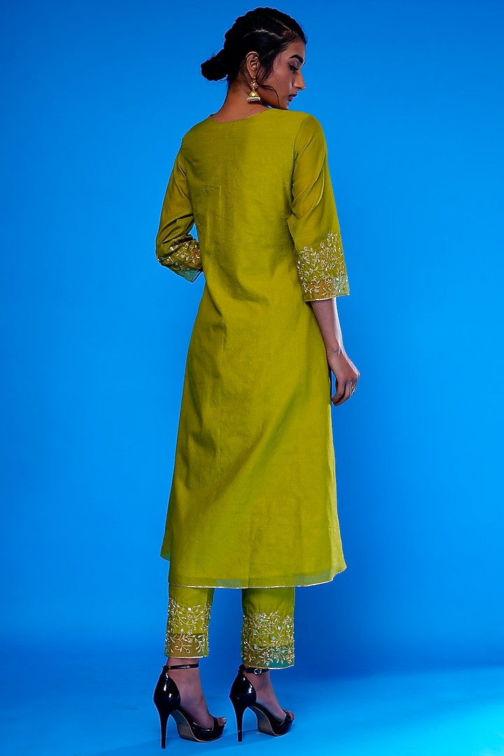 Olive Embroidered Kurta Set by ASAGA at Pernia's Pop Up Shop
