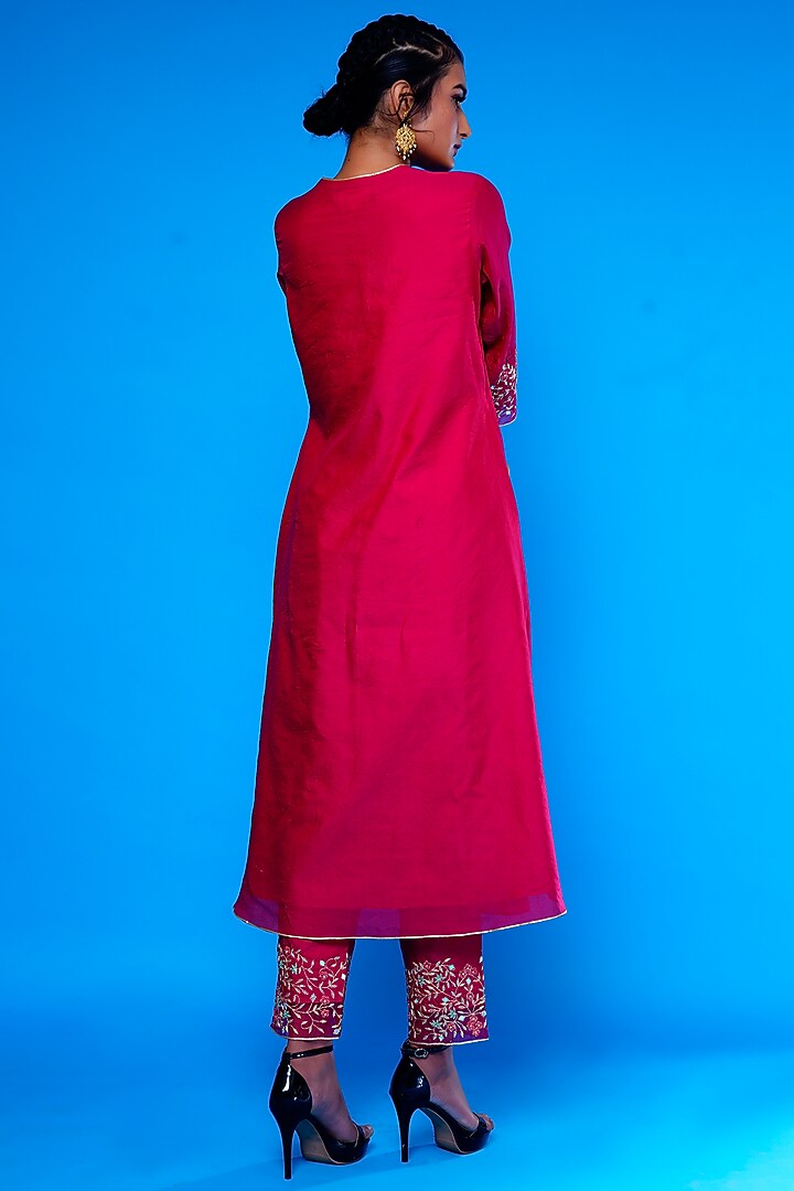 Rani Embroidered Kurta Set by ASAGA at Pernia's Pop Up Shop