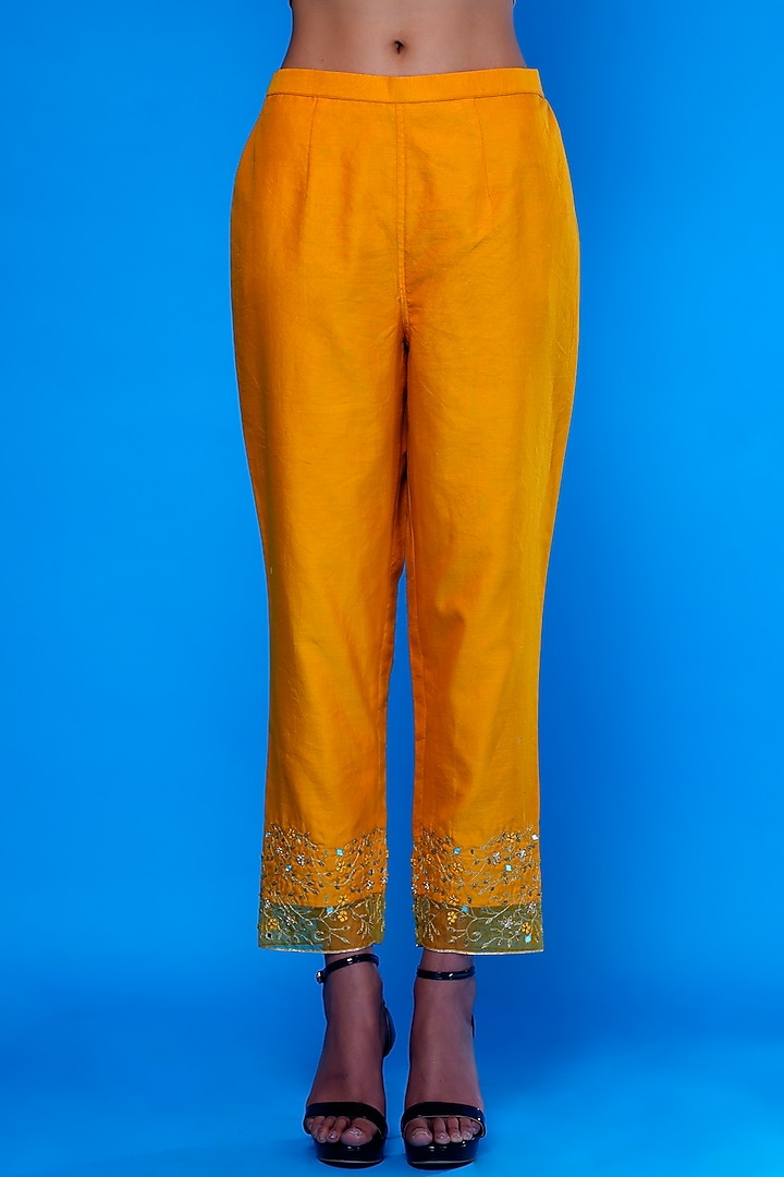 Mustard Embroidered Kurta Set by ASAGA at Pernia's Pop Up Shop