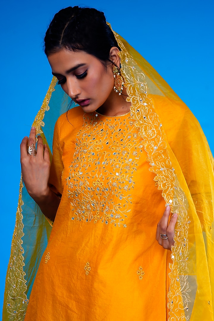 Mustard Embroidered Kurta Set by ASAGA at Pernia's Pop Up Shop