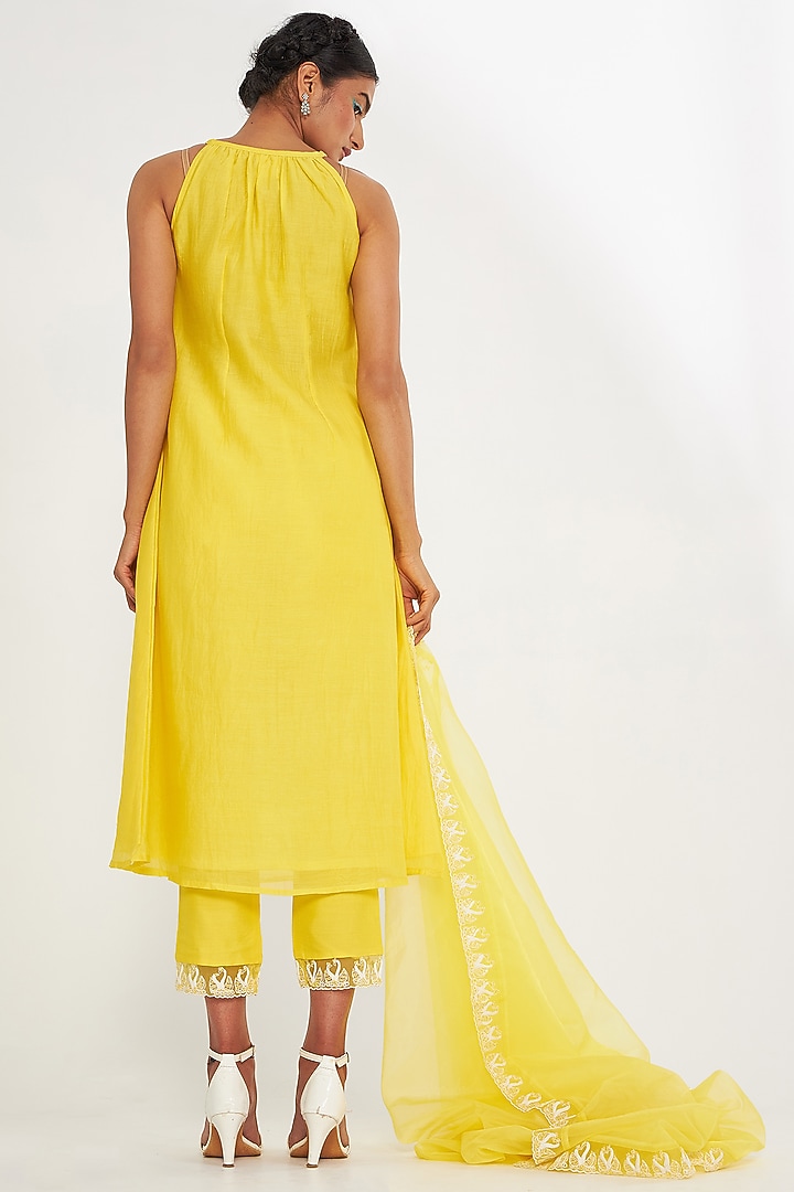 Yellow Silk Embroidered Kurta Set by ASAGA at Pernia's Pop Up Shop