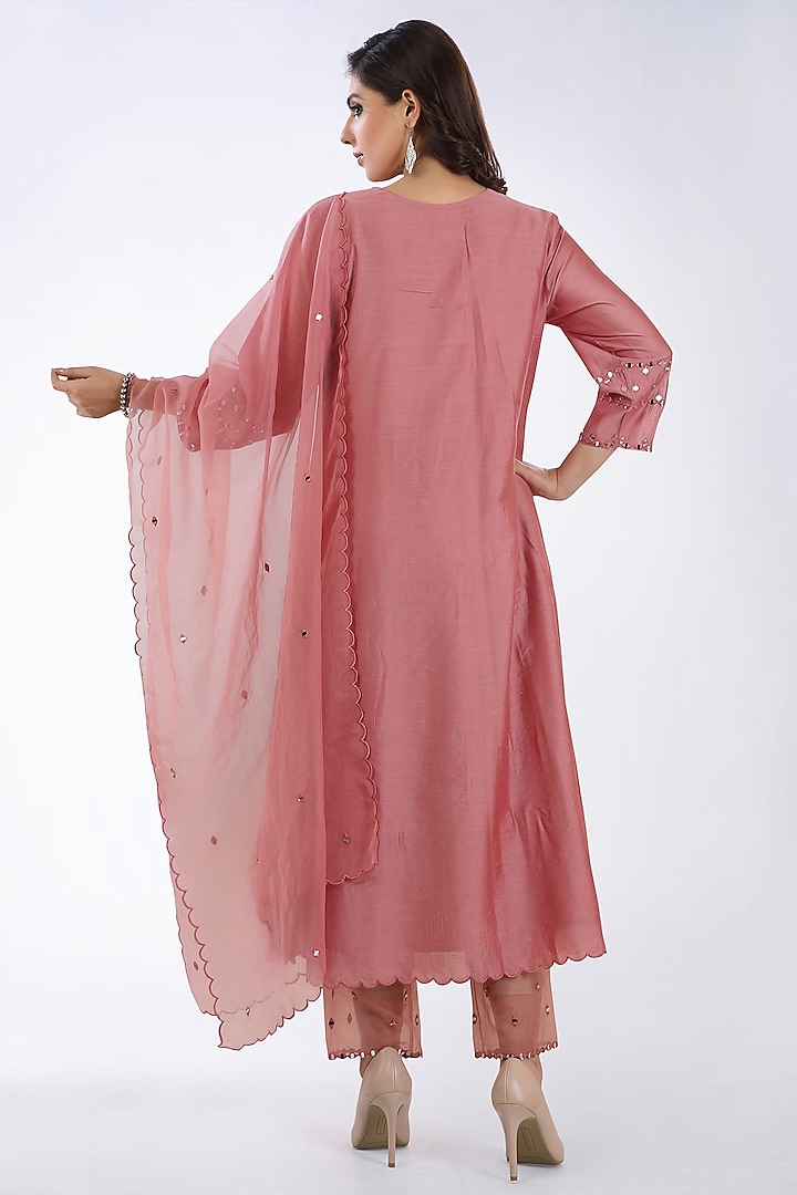 Onion Pink Embroidered Kurta Set by ASAGA at Pernia's Pop Up Shop