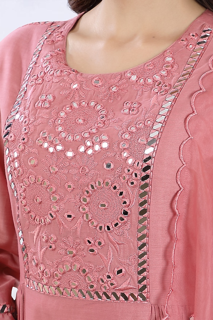 Onion Pink Embroidered Kurta Set by ASAGA at Pernia's Pop Up Shop