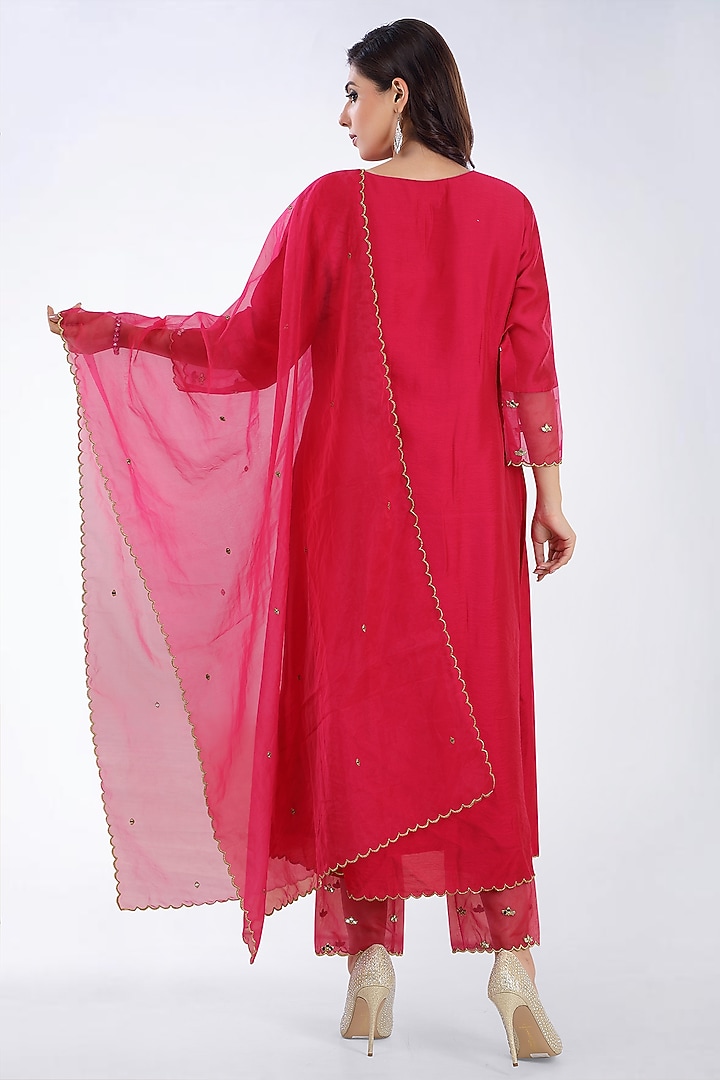 Rani Pink Embroidered Kurta Set by ASAGA at Pernia's Pop Up Shop