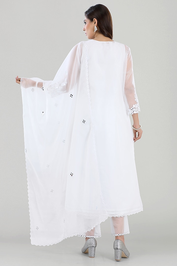 White Chanderi Mirror Embroidered Kurta Set by ASAGA at Pernia's Pop Up Shop