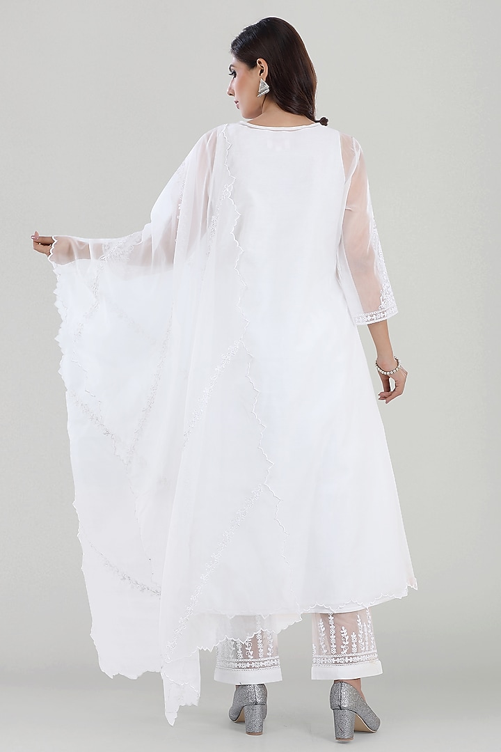 White Chanderi Dori Embroidered Kurta Set by ASAGA at Pernia's Pop Up Shop