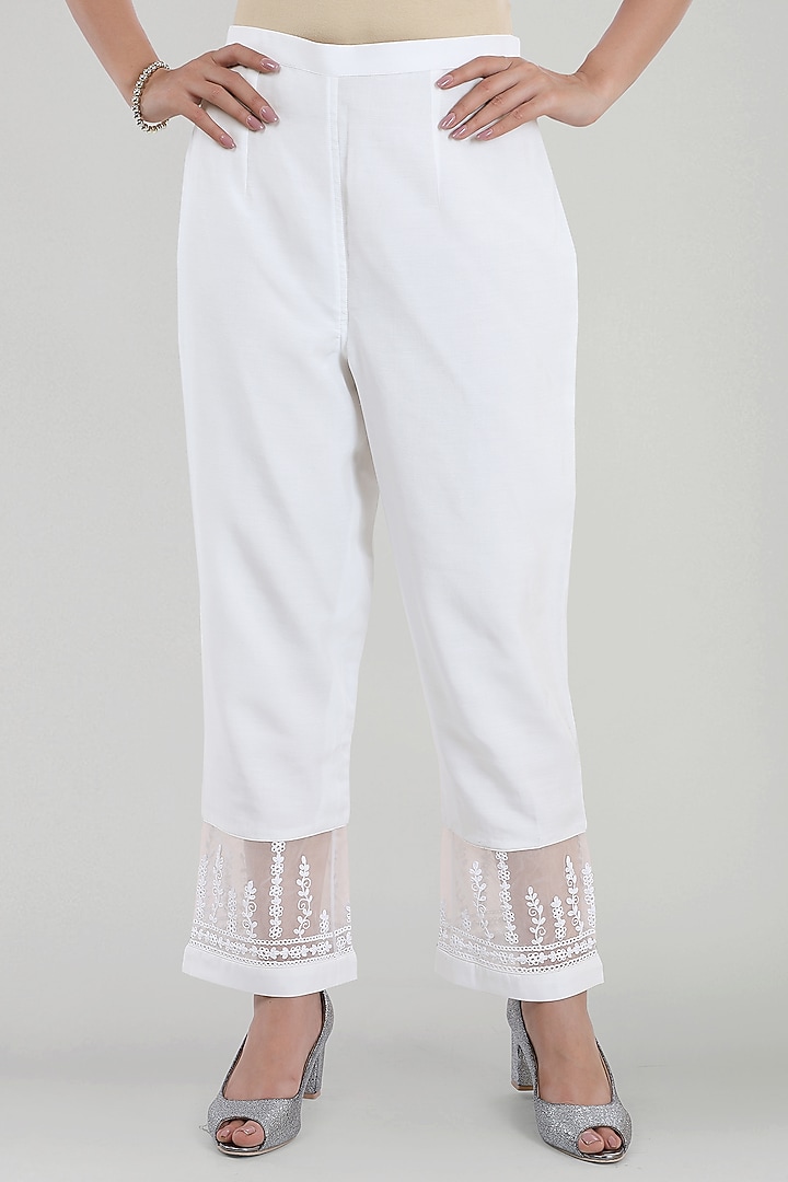 White Chanderi Dori Embroidered Kurta Set by ASAGA at Pernia's Pop Up Shop