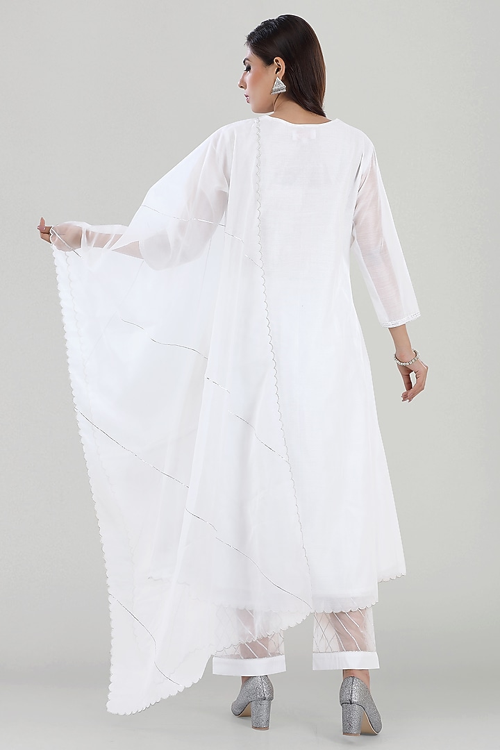 White Gota Embroidered Kurta Set by ASAGA at Pernia's Pop Up Shop